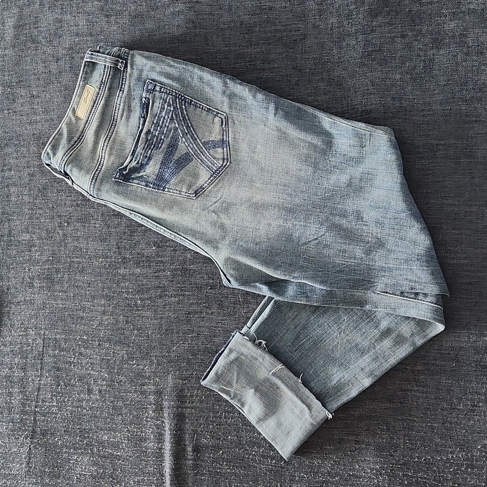 SEVEN7 Jeans capri (above ankle) distressed size 12